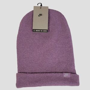 Nike Peak Beanie Hat Boucle Yarn Unisex Plum Dust Winter Outdoors One Size NEW